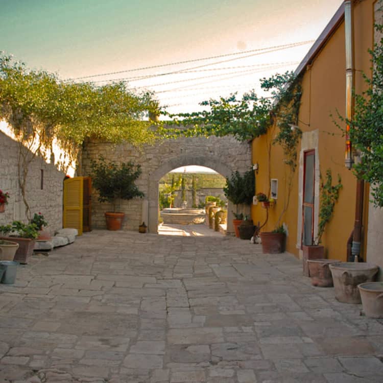 Villa Cappelli Courtyard Room